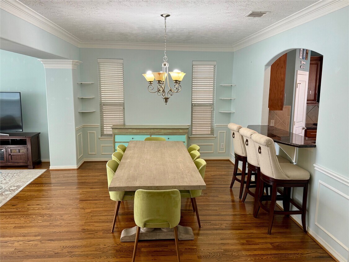Foto principal - 3410 Skyline Village Dr