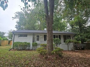 Building Photo - 1151 Pinehurst Dr