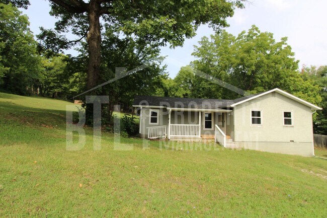 Foto del edificio - 3 Bedroom & 1 Bath Home