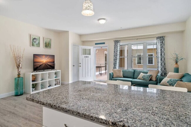 Building Photo - 128 Ashworth Ave