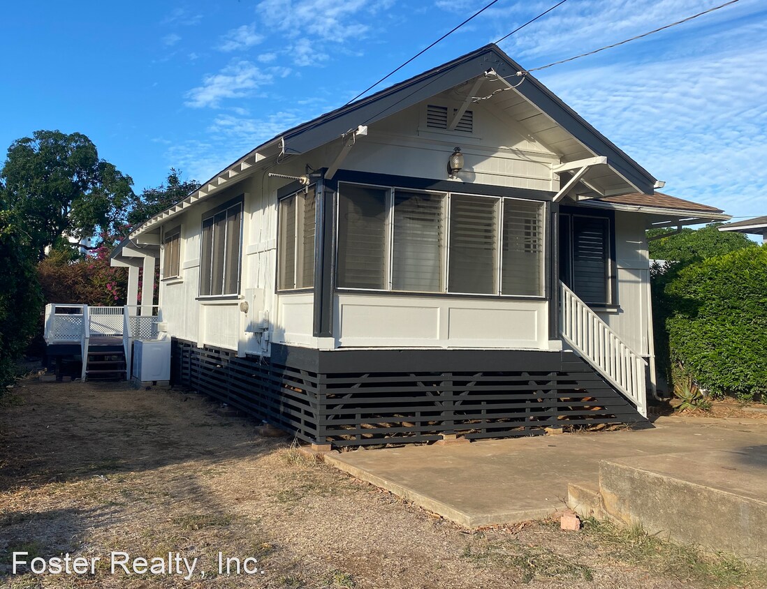 2 br, 1.5 bath House 84963 Hanalei Street House Rental in Waianae