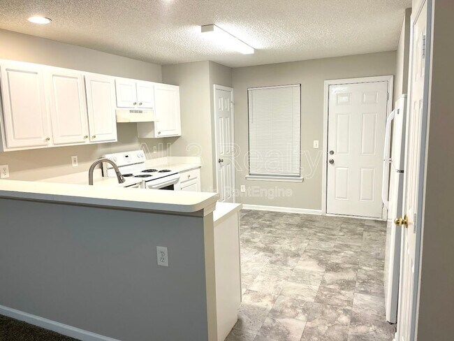 Building Photo - 311 Coral Cir