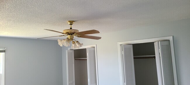 Ventilador dormitorio principal - 112 Kelly Ct