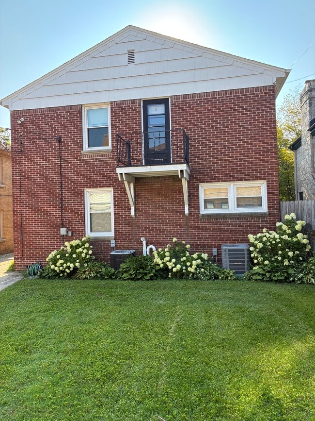 Building Photo - 4306 N Stowell Ave