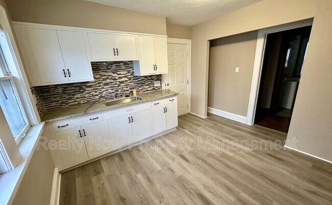 Foto del edificio - 2523 E 124th St