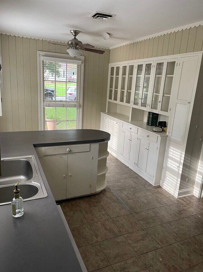 957 Elmwood St, Shreveport, LA 71104 House Rental in Shreveport, LA