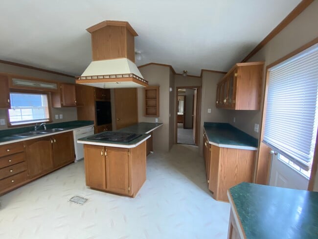 Building Photo - 4184 Bickel St