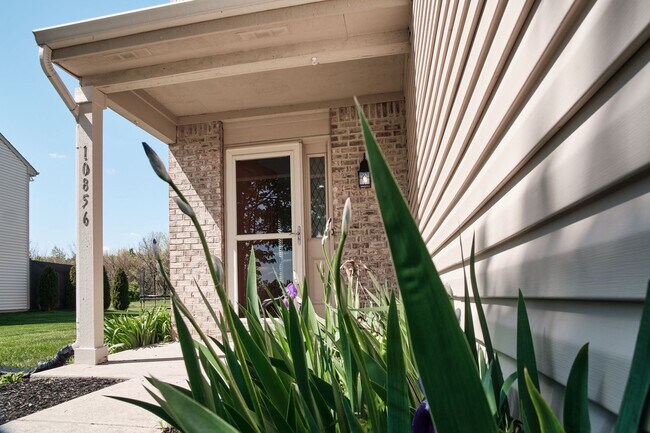 Foto del edificio - For Rent-4BDRM, 2.5BA Home in Ashwood