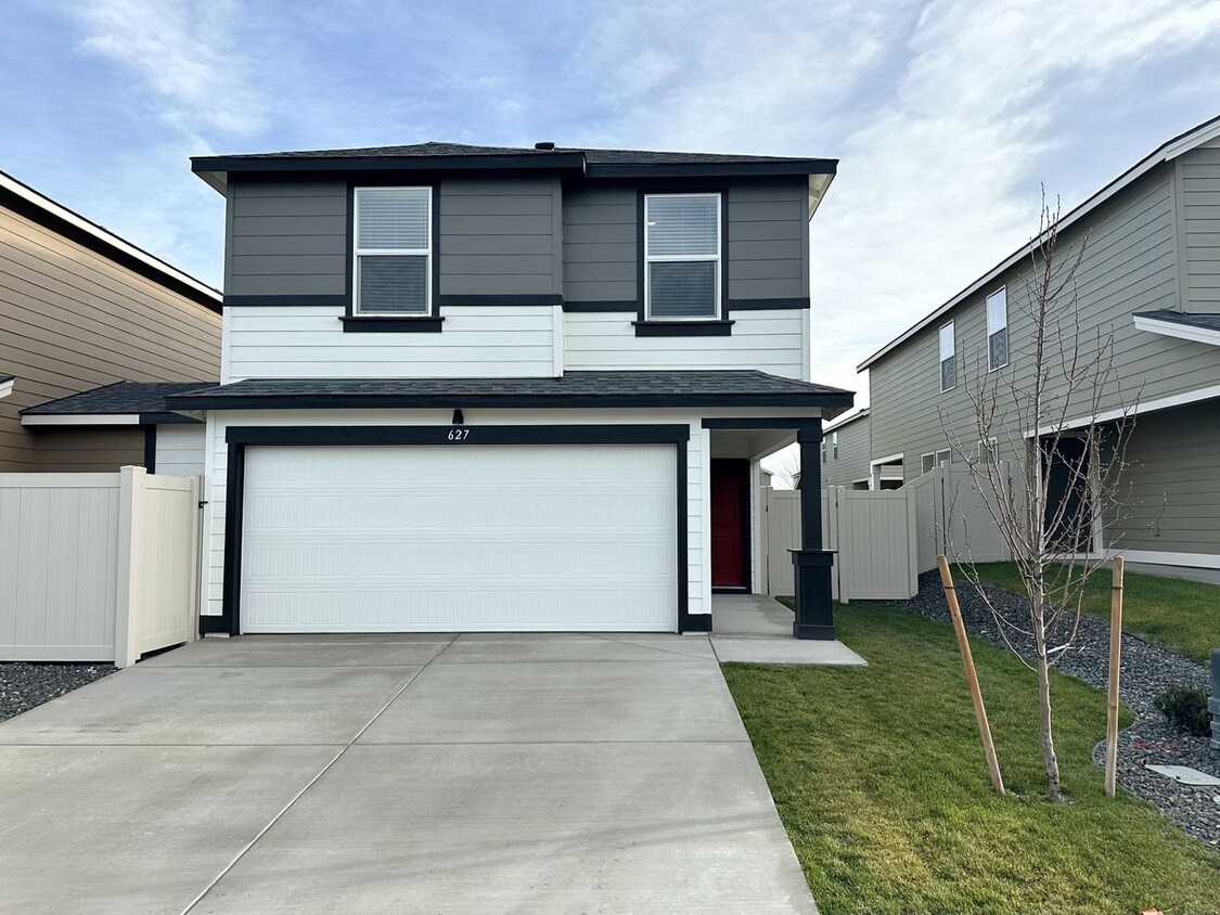 Foto principal - Brand new Kennewick home for lease!