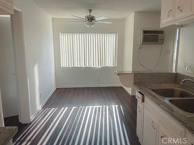 Foto del edificio - 5167 Yarmouth Ave