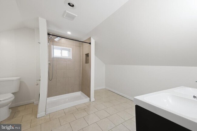 Foto del edificio - 4700 Addison Dr