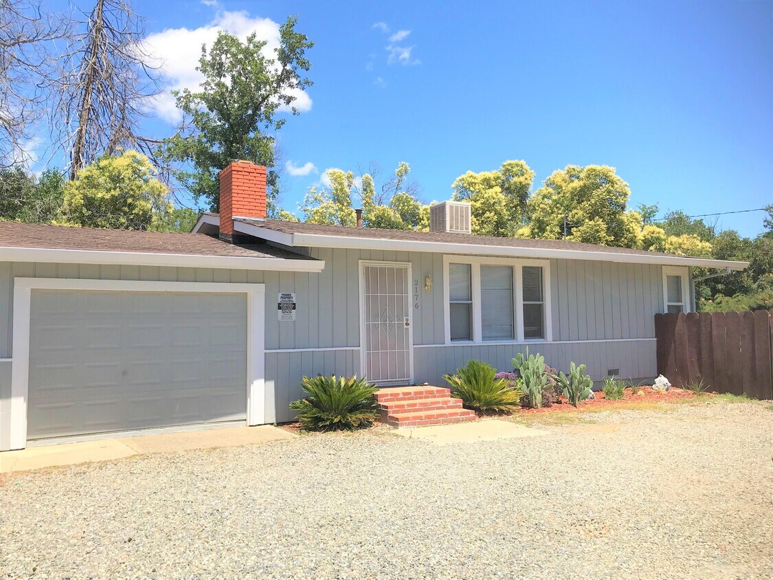 2176 Kenyon Dr Unit 2176, Redding, CA 96001 Apartment for Rent in