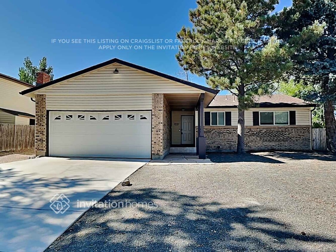 Primary Photo - 2933 S Argonne St