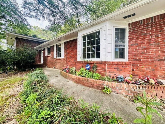 Foto del edificio - 6150 Mallory Rd