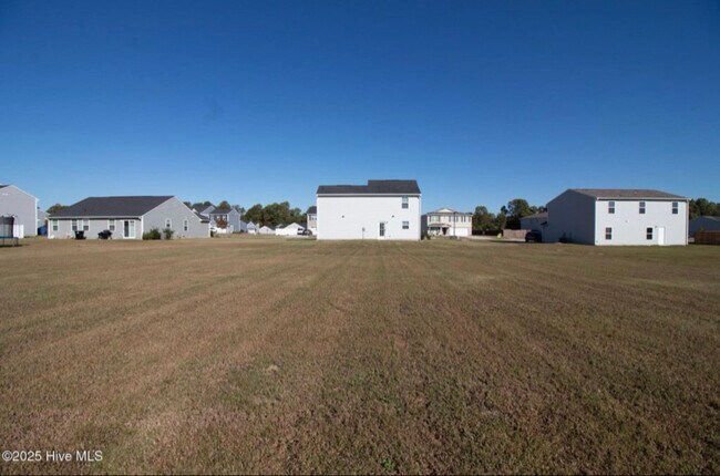 Building Photo - 8950 Shallow Crk Trl