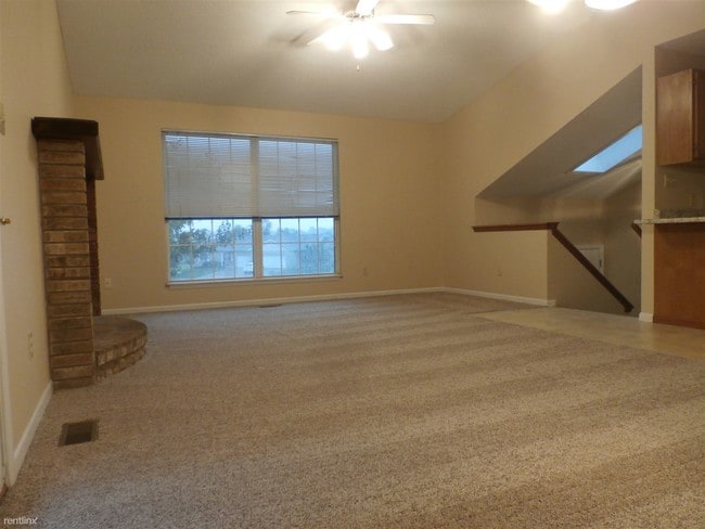Building Photo - 3 br, 2 bath Duplex - 319 Hannah Dr