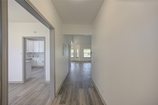 Foto del edificio - 7109 Kari Ln