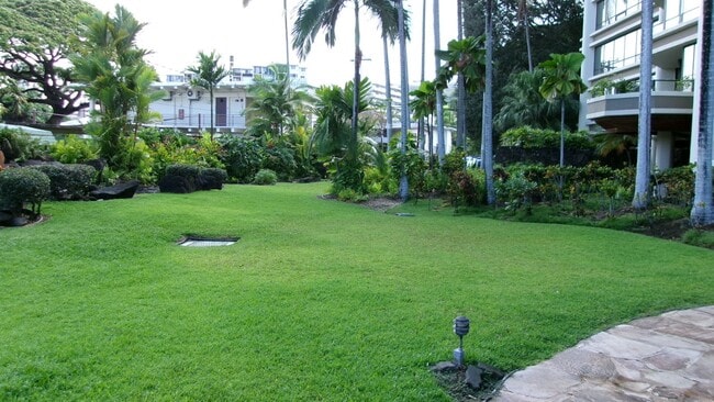 Building Photo - Punahou Cliffs