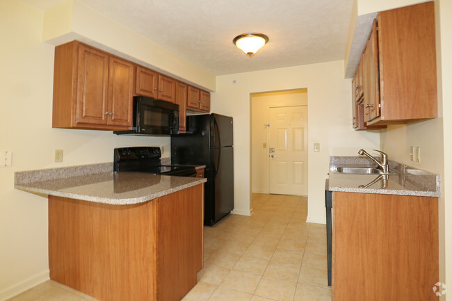 Kitchen - Waterbury Ridge Apartments