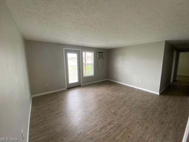 Building Photo - 930 Hostetler Rd