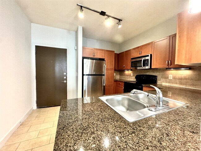 Foto del edificio - 3333 Weslayan St