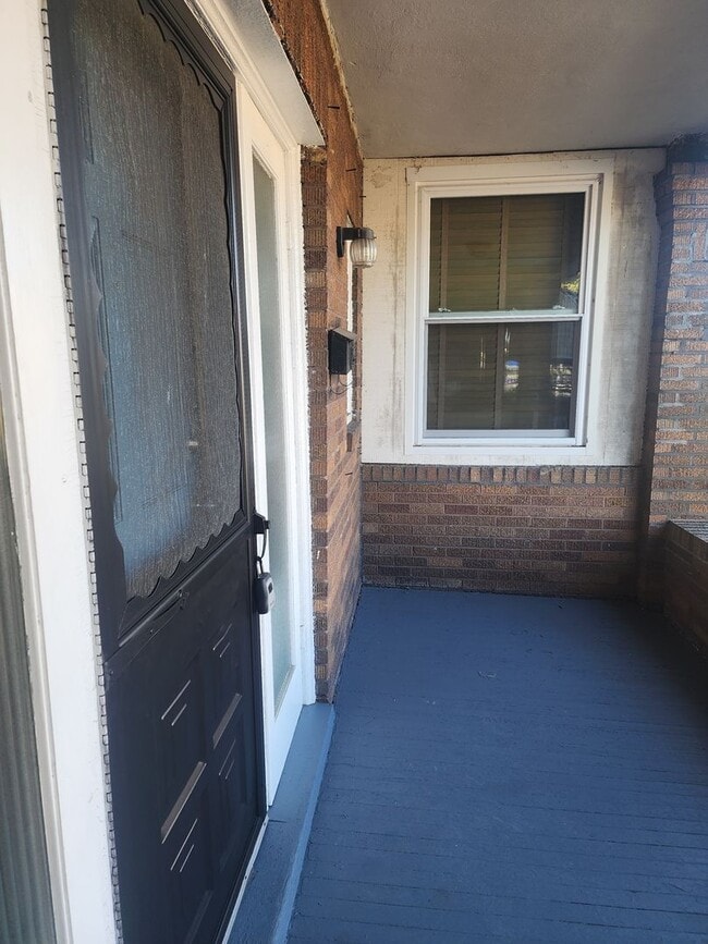 Photo - East Oak Lane House for rent with front porch and rear yard