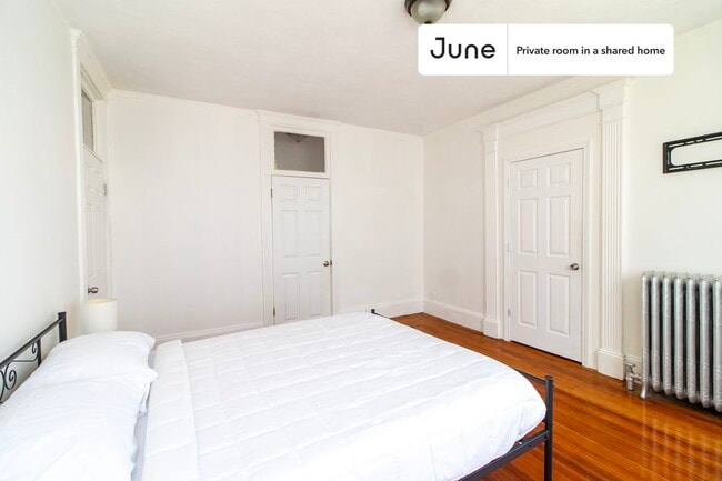 Building Photo - Room in Shared 5 bed/2 bath home