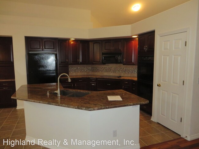 Building Photo - 4 br, 2.5 bath House - 13994 Turnberry Court