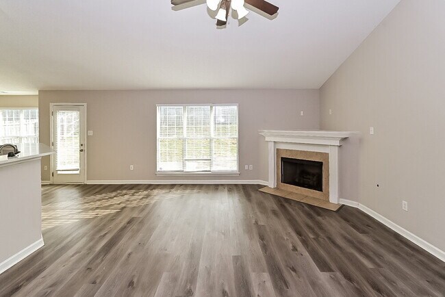 Foto del edificio - 5870 Tommy Joe Dr