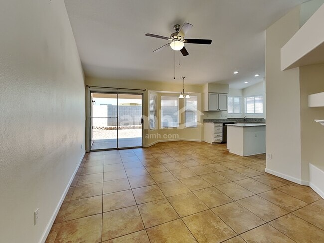 Building Photo - 8748 W Acapulco Ln