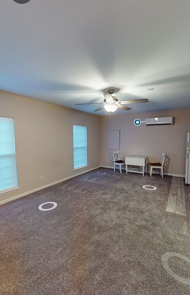 Foto del edificio - 8024 Cloudcroft Ln
