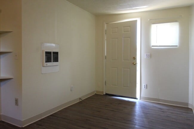 Building Photo - 4115 Homedale Rd