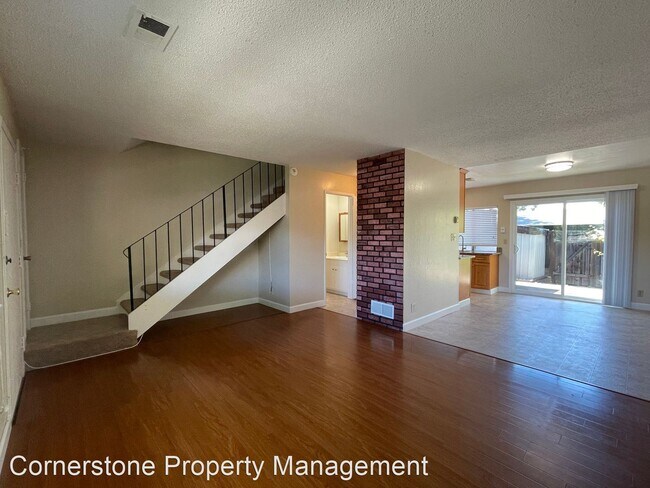 Foto del edificio - 2 br, 1.5 bath House - 43 Hemlock Ln