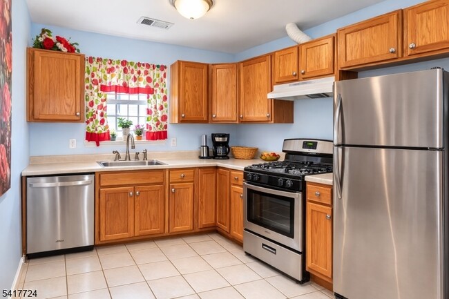 Building Photo - 524 Broadway