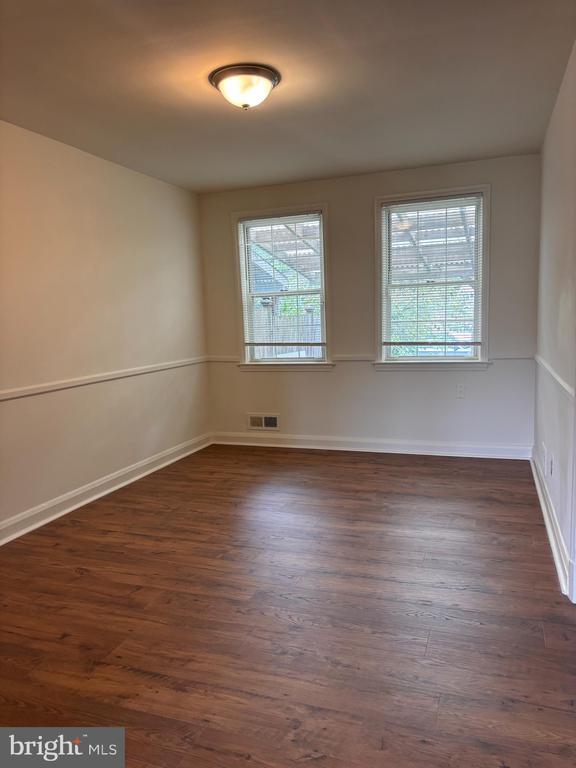 Building Photo - 1628 Thetford Rd