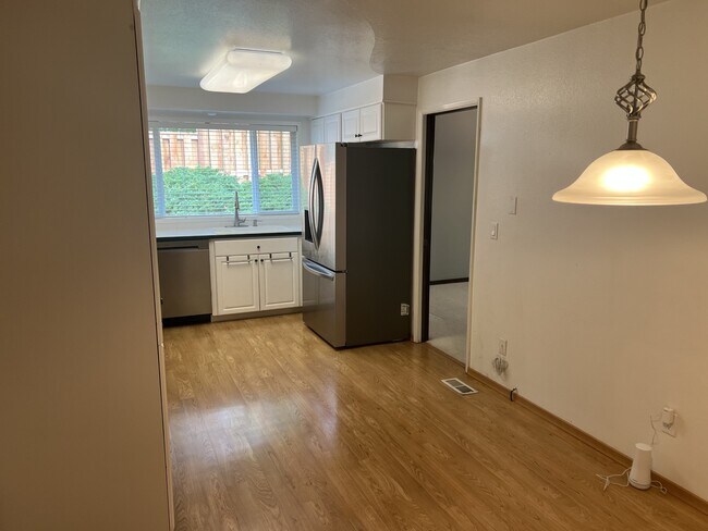 Foto del edificio - 11820 NW Marylee Ct