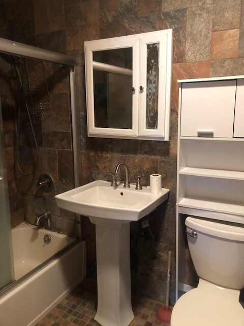 Bathroom - 2 Brook Rd