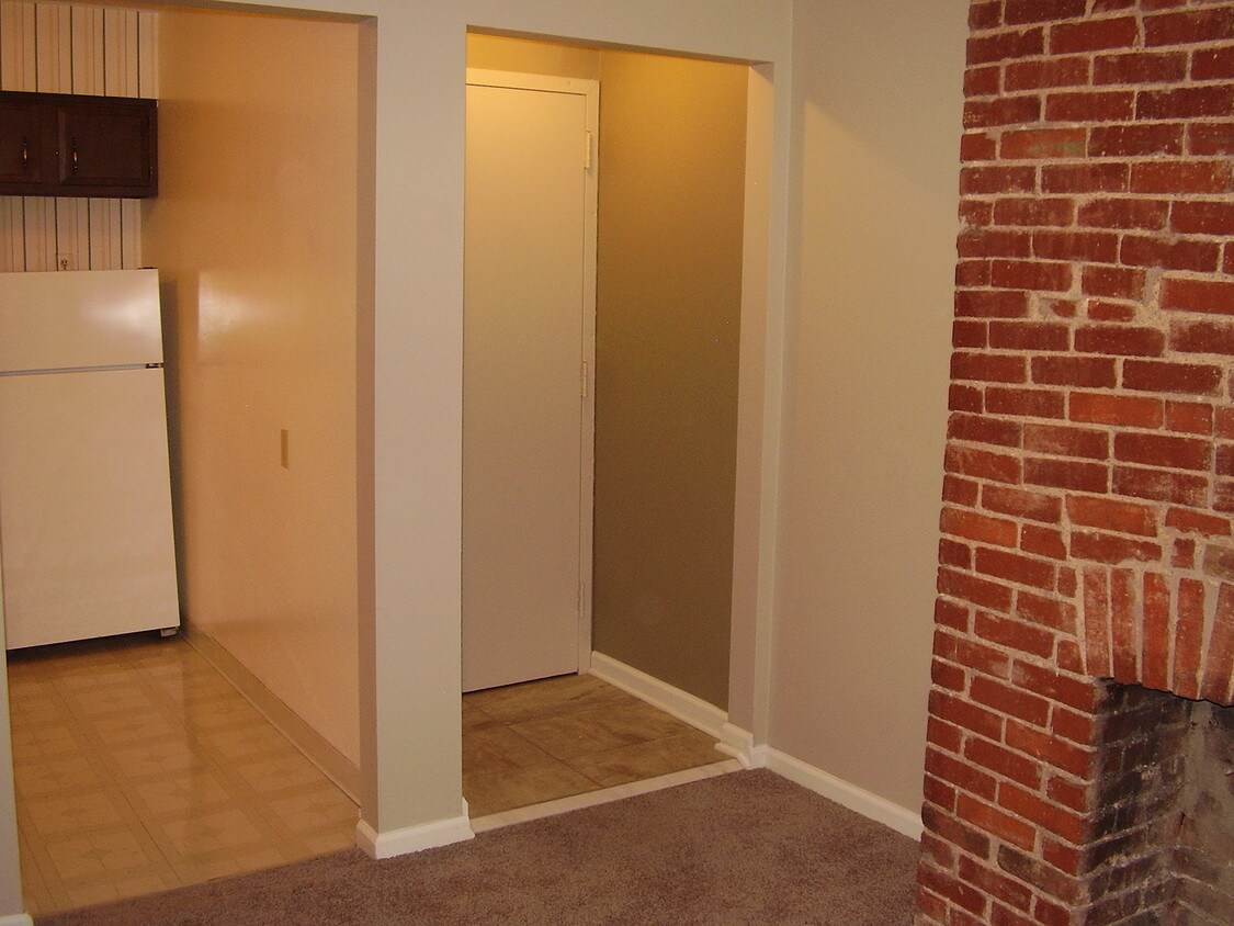 Foto principal - 5523 Ellsworth Ave