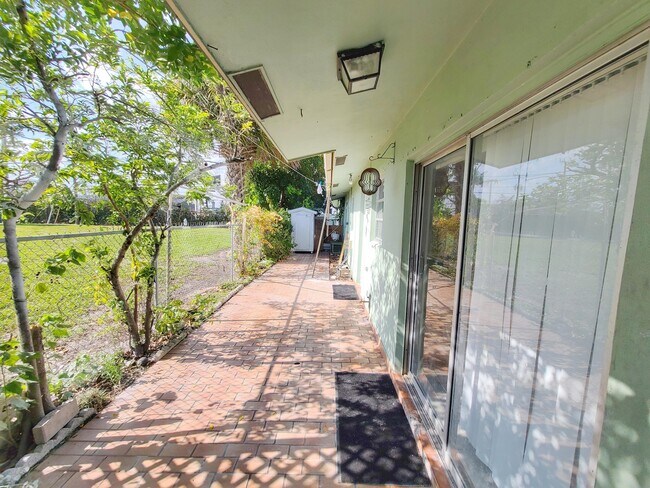 Foto del edificio - 412 Conniston Rd
