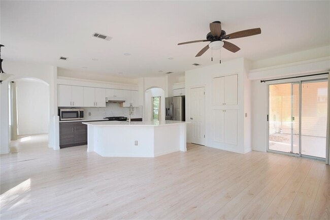 Foto del edificio - 9625 Copper Creek Dr