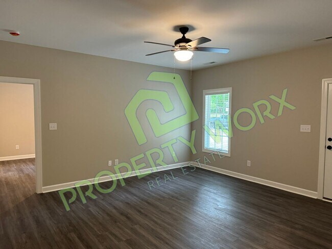 Foto del edificio - 3 Bedroom Home, Nashville