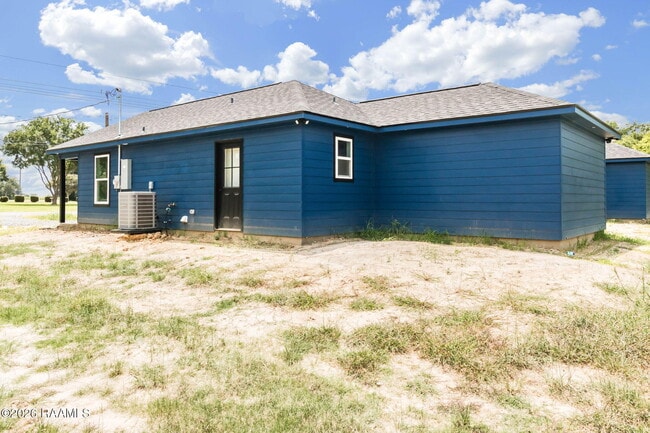 Building Photo - 140 Racca Rd