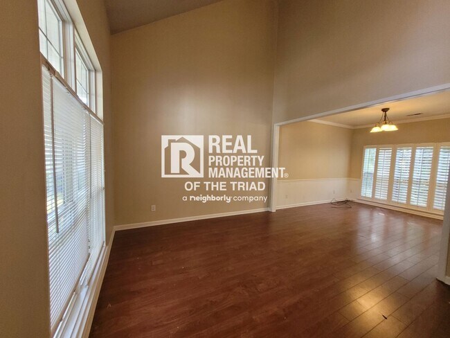 Foto del edificio - Spacious 3 Bedroom home off Jonestown Rd!!