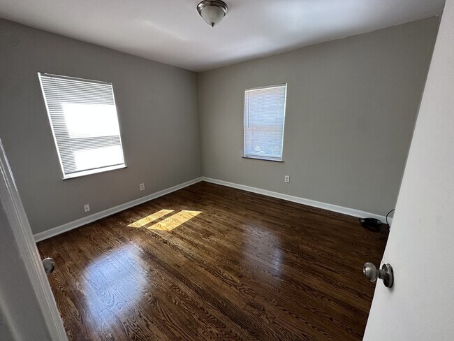 Foto del edificio - 1806 Dale Rd