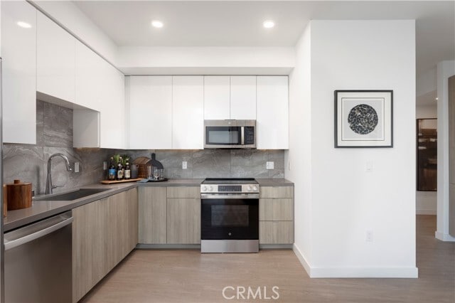 Foto del edificio - 511 S Harbor Blvd