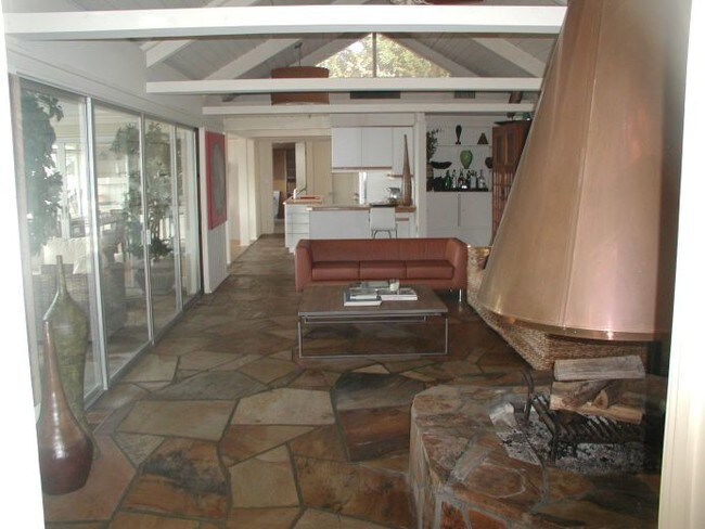 Foto del edificio - 5342 Hidden Harbor Rd