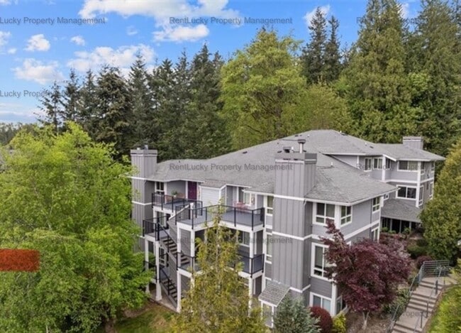 Building Photo - Spacious Cambria Hills Condo – Vaulted Cei...
