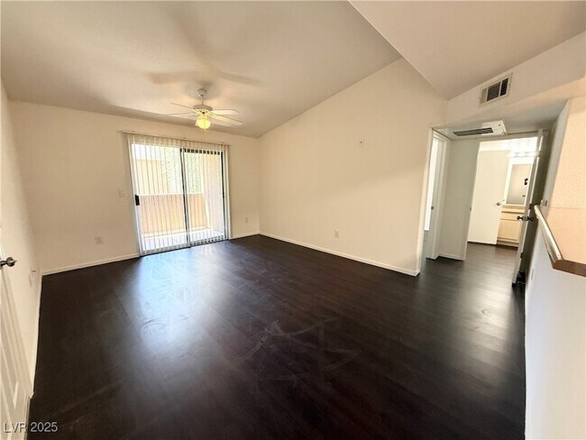 Foto del edificio - 555 E Silverado Ranch Blvd