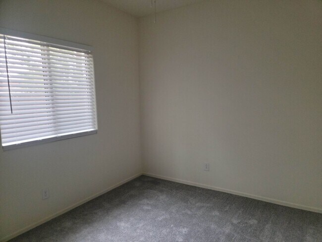 Foto del edificio - 3 bedroom cul-de-sac home in the Villago Community!