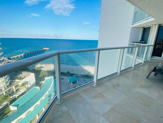 Foto del edificio - 16445 Collins Ave